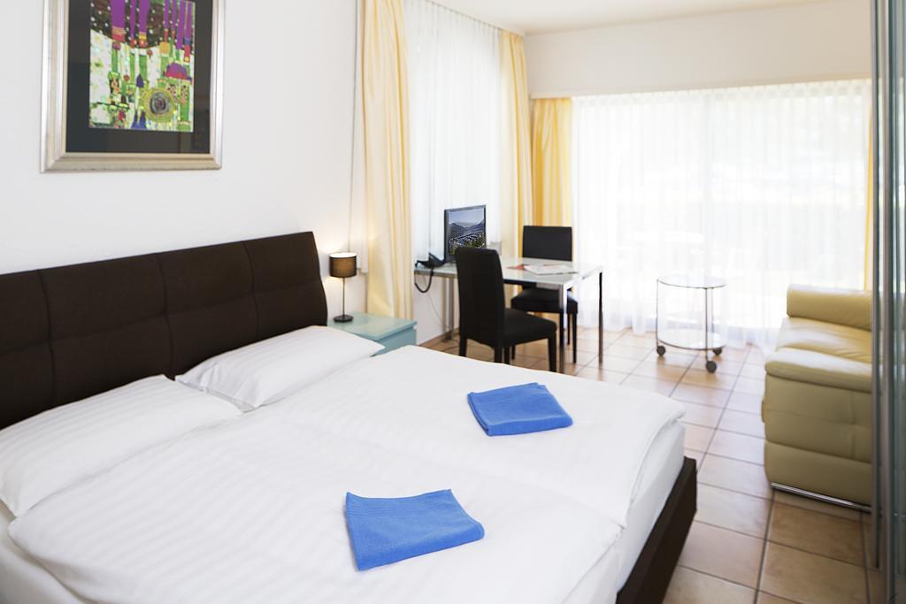 Aparthotel Al Lago Locarno Exteriör bild