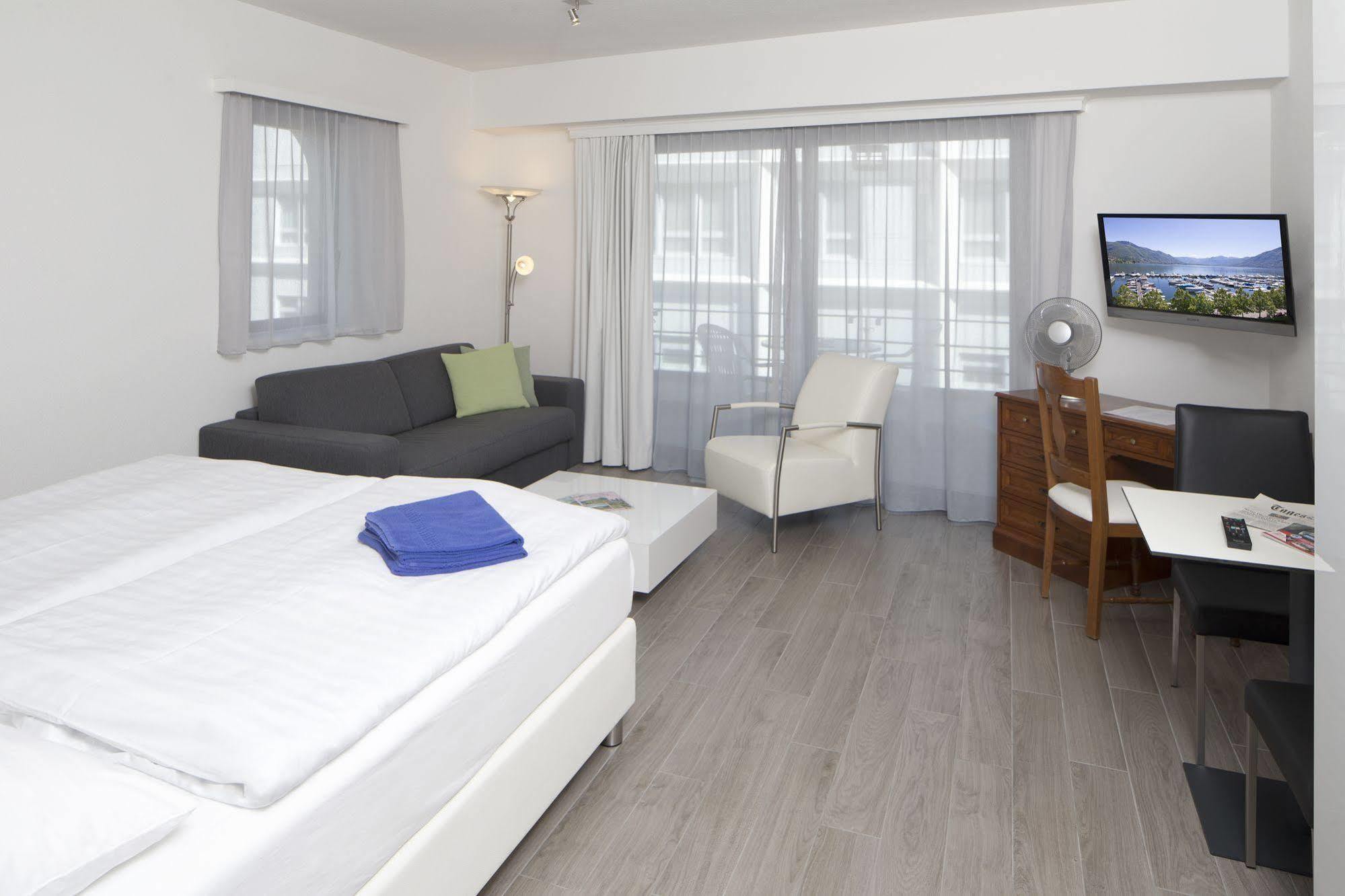 Aparthotel Al Lago Locarno Exteriör bild