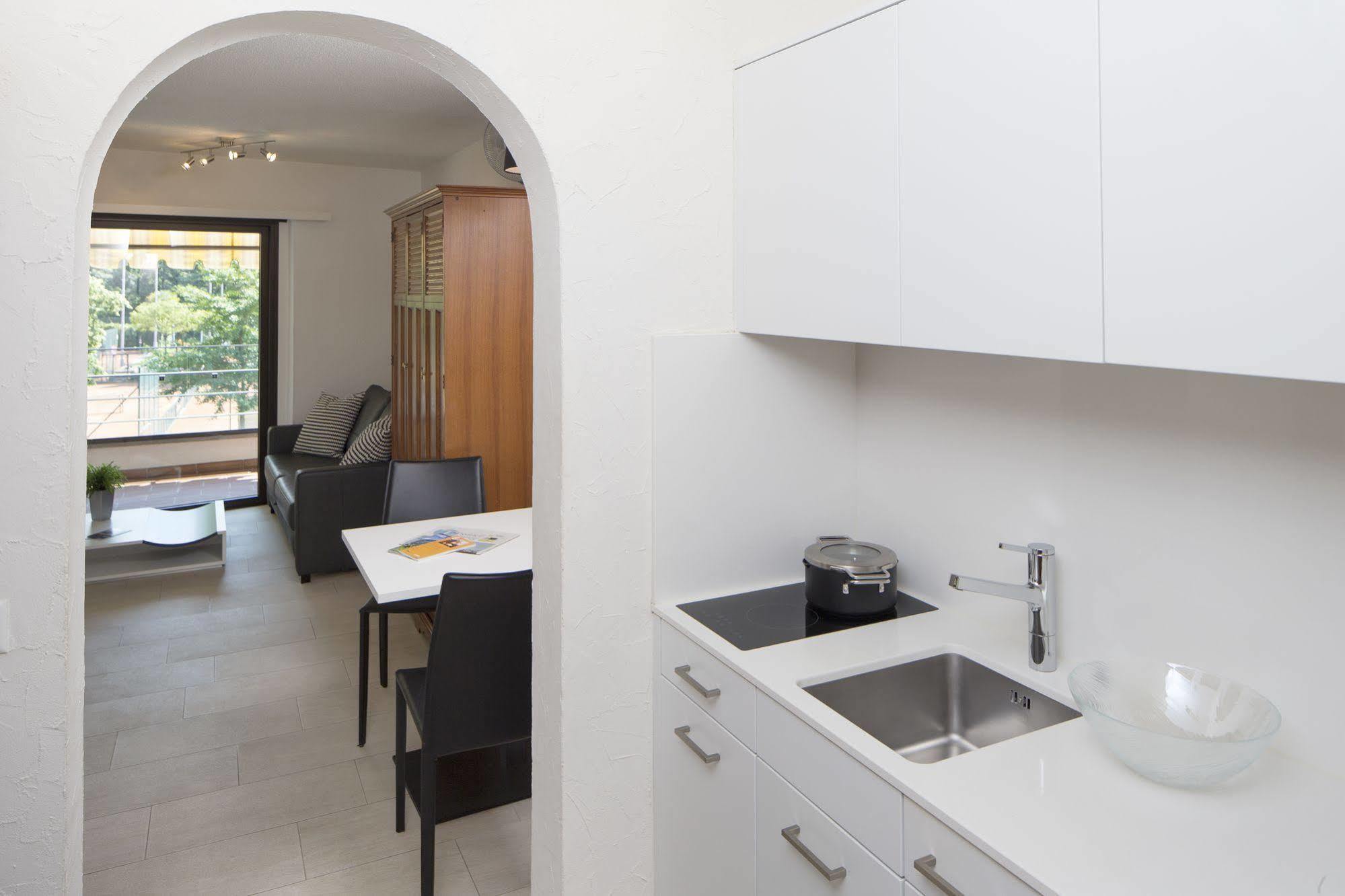 Aparthotel Al Lago Locarno Exteriör bild