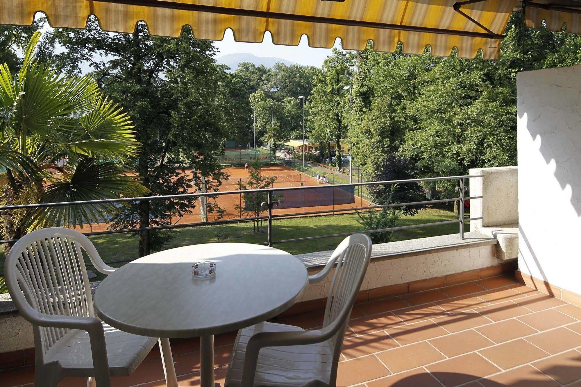Aparthotel Al Lago Locarno Exteriör bild